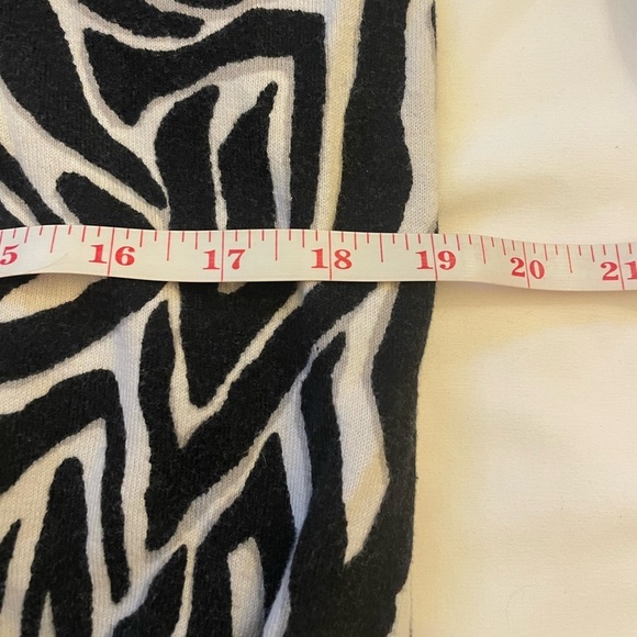 Michael Kors size XL black and white cardigan - Picture 8 of 10